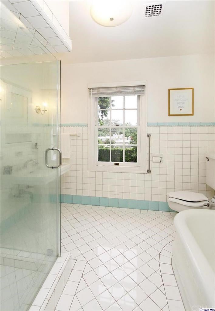 The Real-Life Father of the Bride House Is For Sale