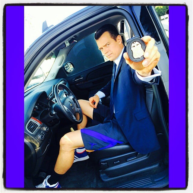 Josh Duhamel joked around with a police badge while wearing shorts.
Source: Instagram user joshduhamel