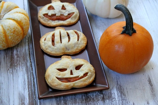 Pumpkin Pie Jack-O-Lantern Pop Tarts