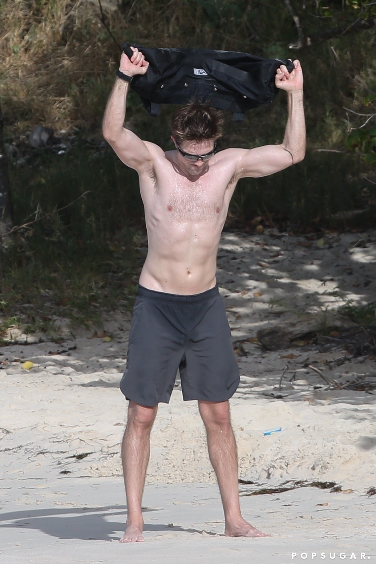 Robert Pattinson Working Out On The Beach Shirtless Popsugar Celebrity New moon, in montepulciano, italy on wednesday afternoon (may 27). robert pattinson working out on the