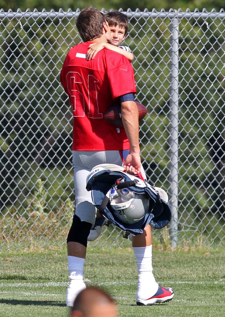 Tom Brady and Kids at Football Practice Aug. 2015 | Pictures