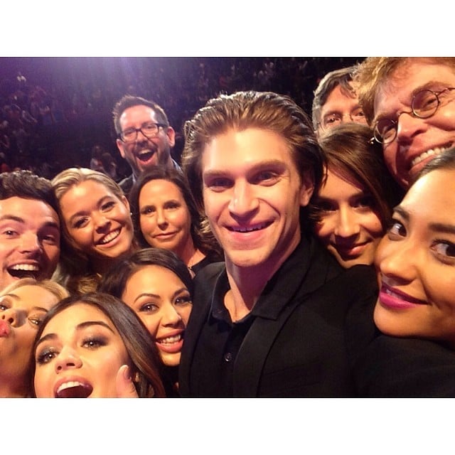 The Pretty Little Liars cast re-created Ellen DeGeneres's epic Oscars selfie.
Source: Instagram user keeoone