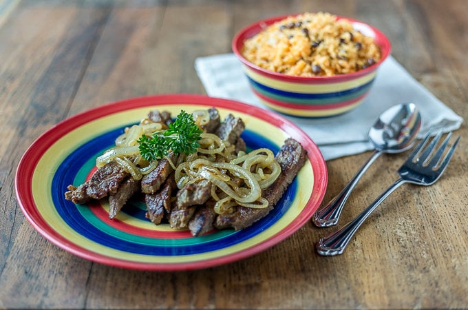 Bistec Encebollado