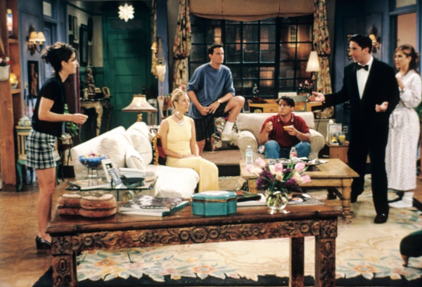 FRIENDS, from left: Courteney Cox, Lisa Kudrow, Matthew Perry, Matt LeBlanc, David Schwimmer, Jennifer Aniston, 'The One Where No One's Ready', (Season 3, ep. 302, aired Sept. 26, 1996), 1994-2004. photo: Warner Bros. / Courtesy: Everett Collection