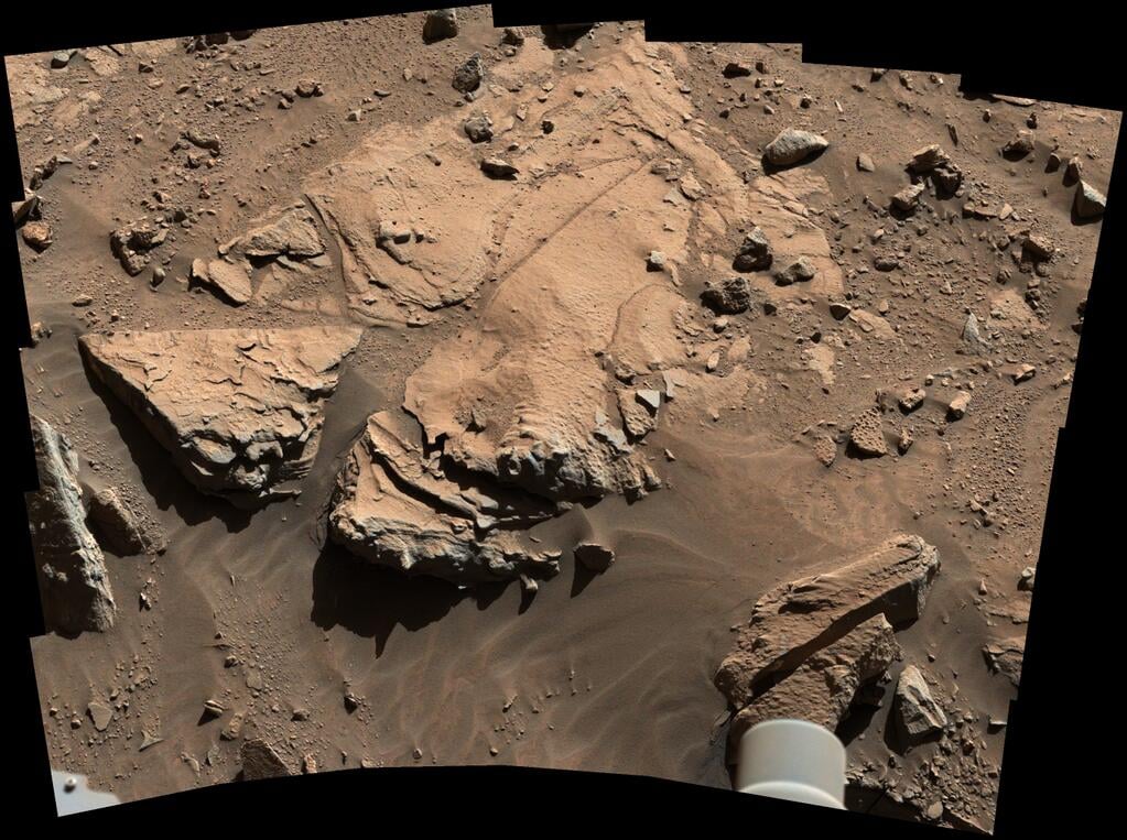 Cute! The Curiosity rover tweeted this, saying, "To drill or not to drill? Investigating my next potential drilling target on Mars."
Source: Twitter user MarsCuriosity Cute! The Curiosity rover tweeted this, saying, "To drill or not to drill? Investigating my next potential drilling target on Mars."
Source: Twitter user MarsCuriosity