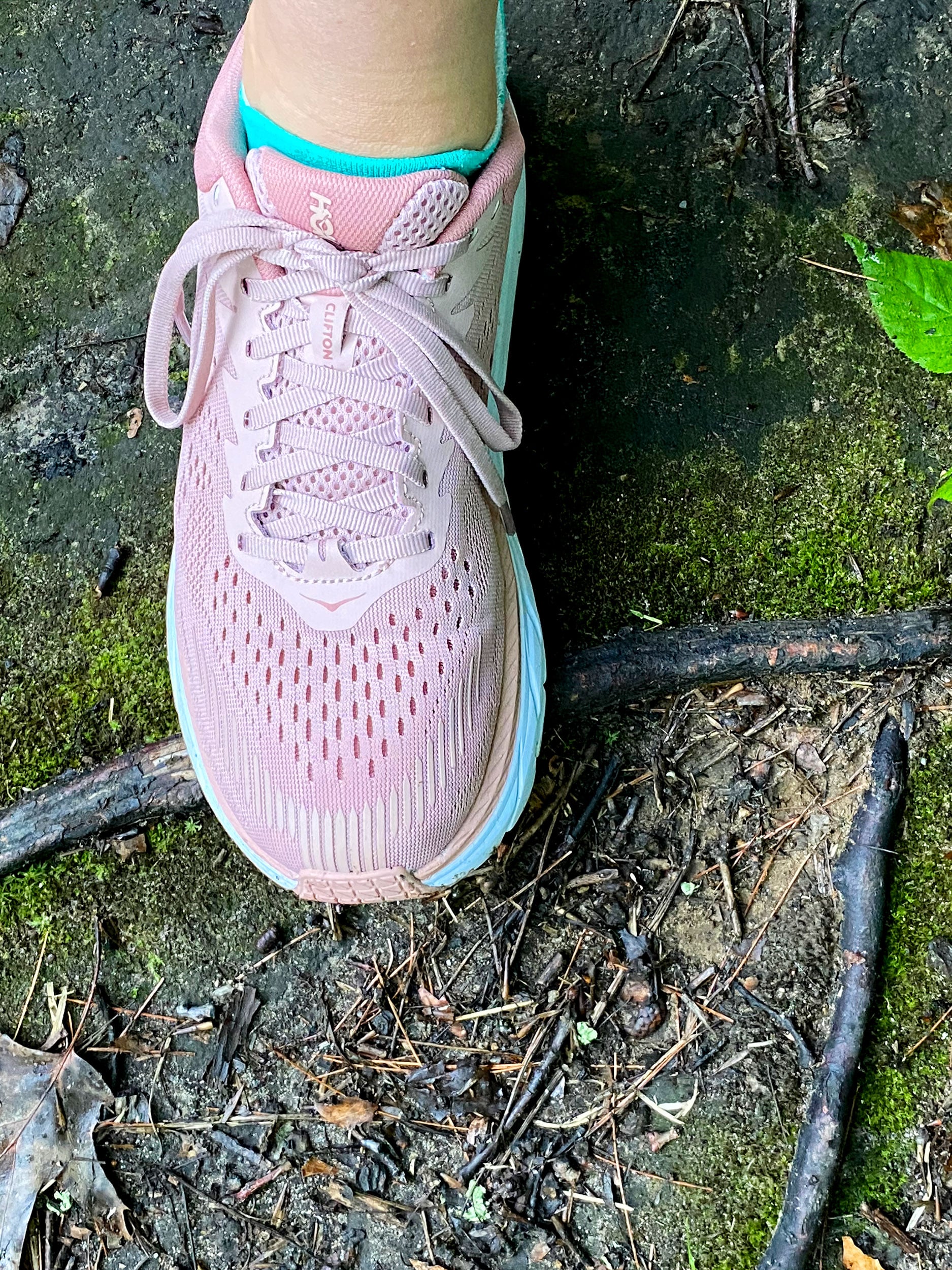 hoka misty rose