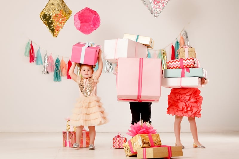Confetti Glitter Holiday Family Photo Shoot