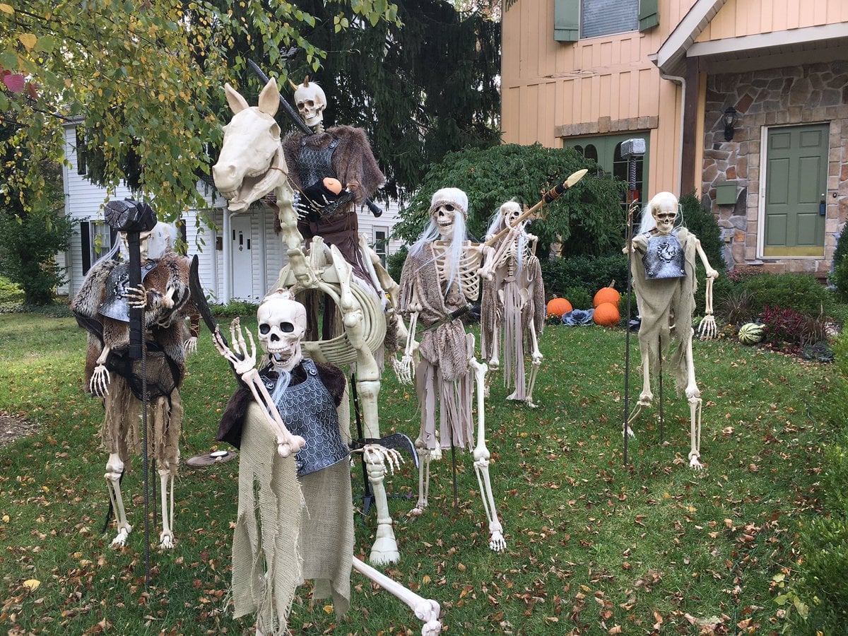 Movies Tv Music This Game Of Thrones Halloween Decor Brings