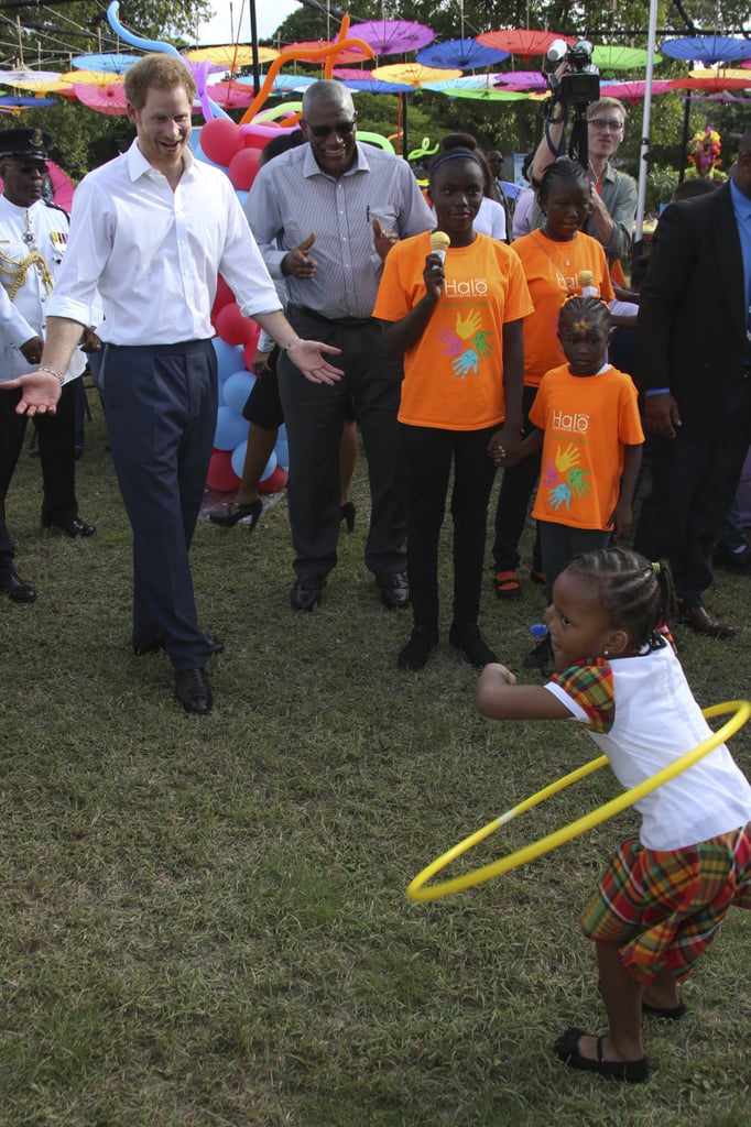 When He Was Impressed by This Hula-Hooper