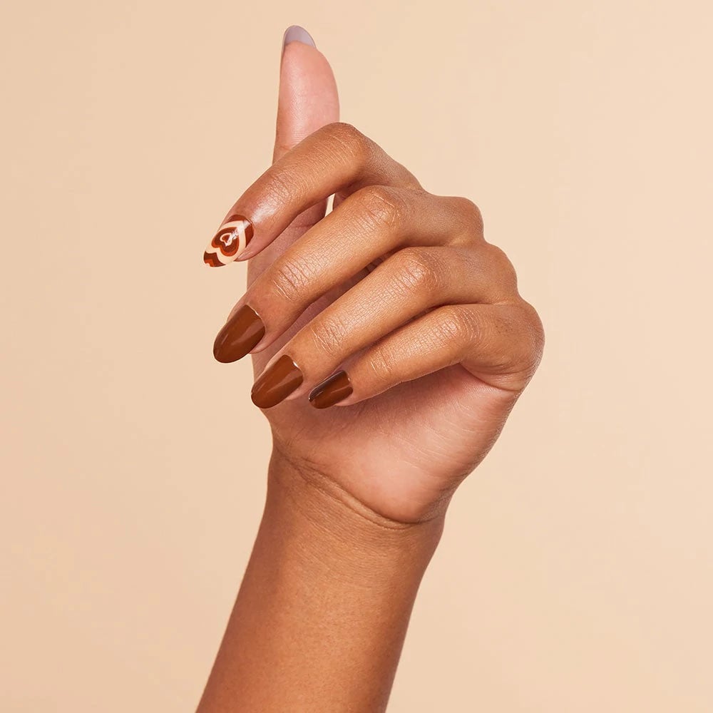 A Brown Press-On Nail: Glamnetic Sugar & Spice Press-On Nails