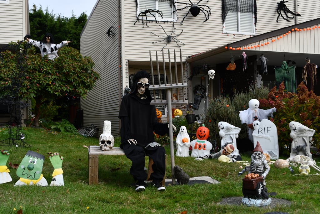 This Guy's Schitt's Creek Halloween Decorations Are Amazing
