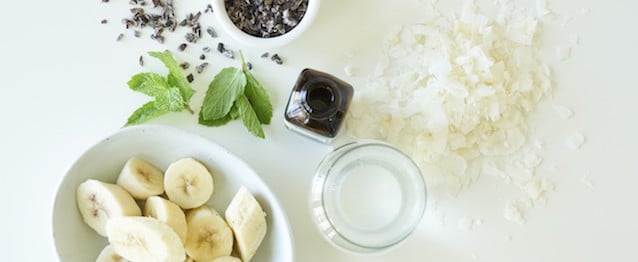 Healthy Dairy-Free Mint Chocolate Chip Smoothie