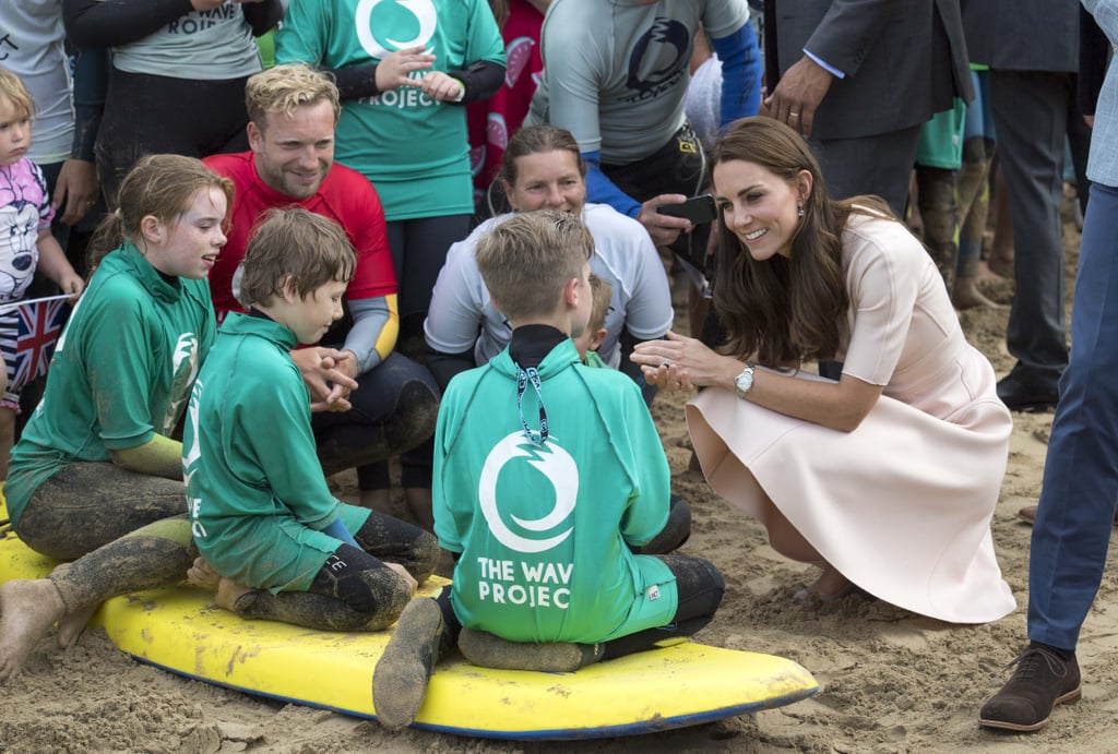 A slightly more seated position is essential for a longer chat.