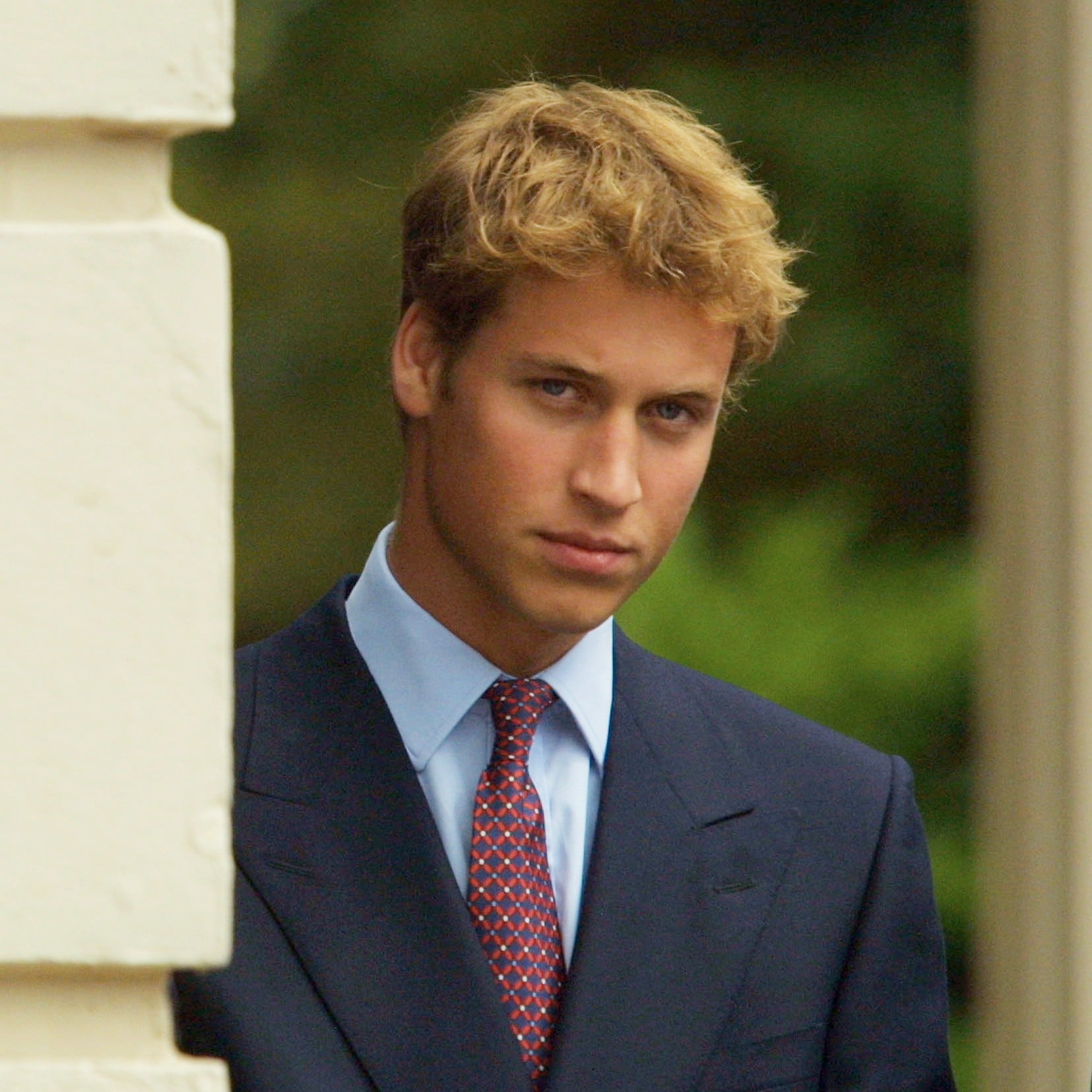 Prince William debuts striking new clean-shaven hairstyle | Page 8