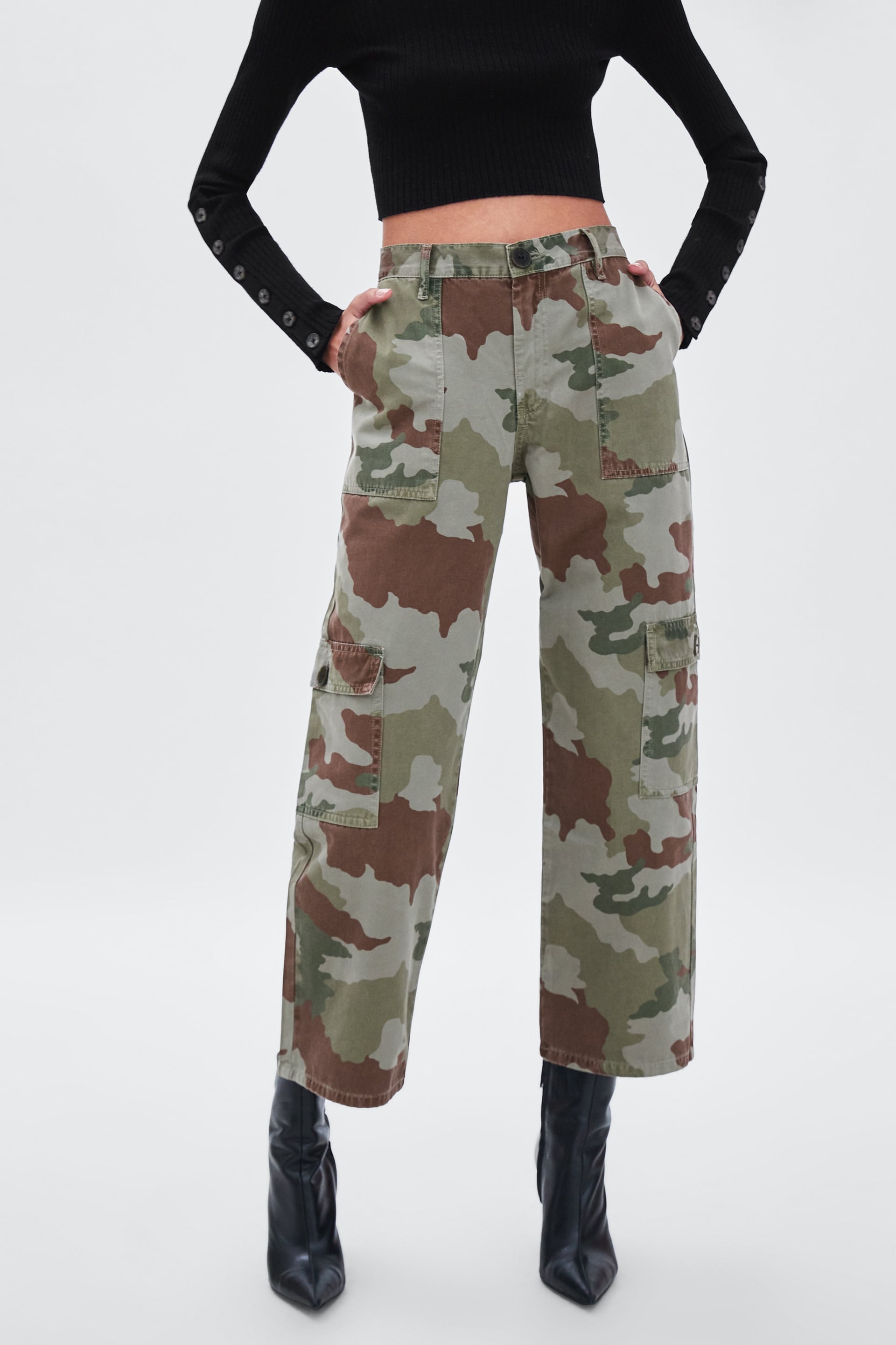Zara  Camouflage Cargo Pants