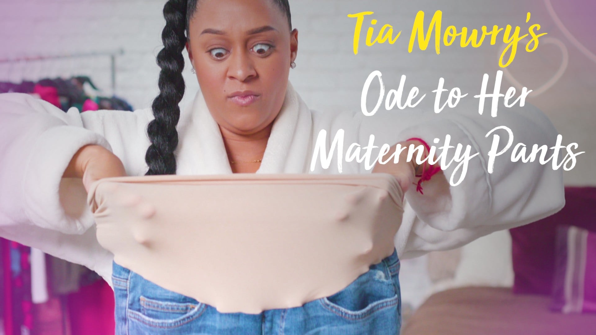 Pregnant Tia Mowry Loves Maternity Pants POPSUGAR Family(02)