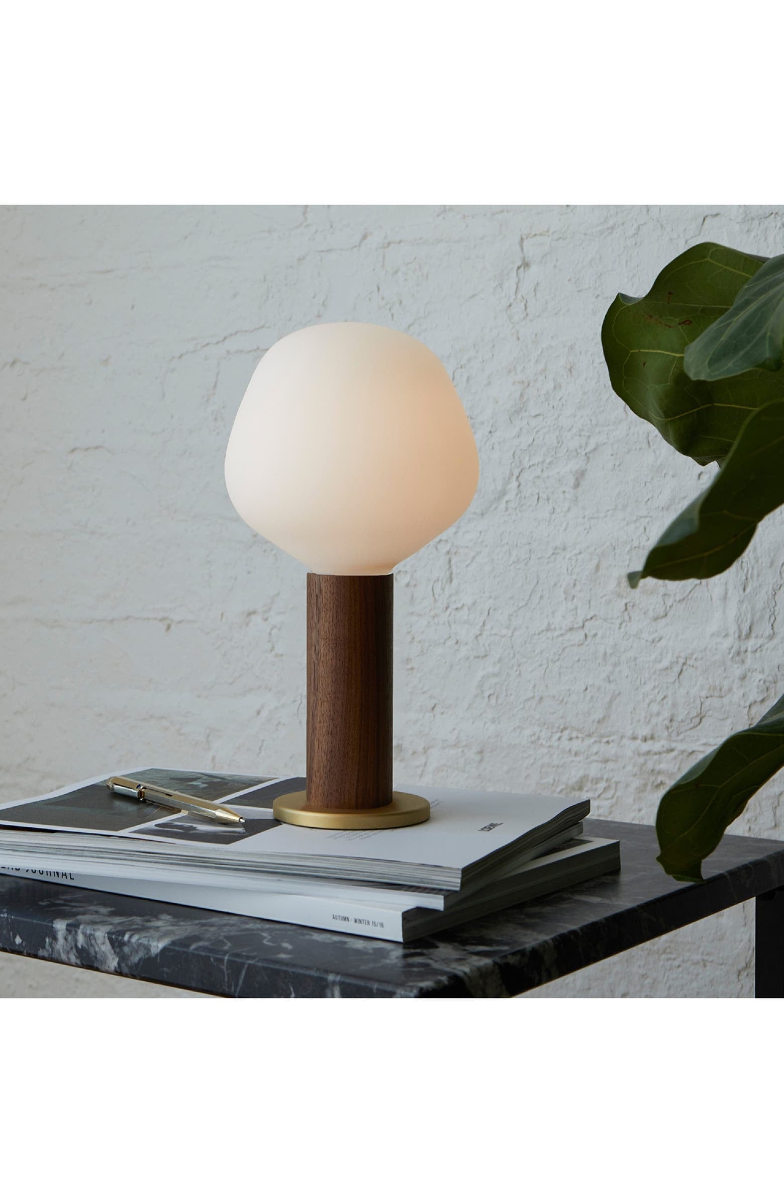 Knuckle table clearance lamp