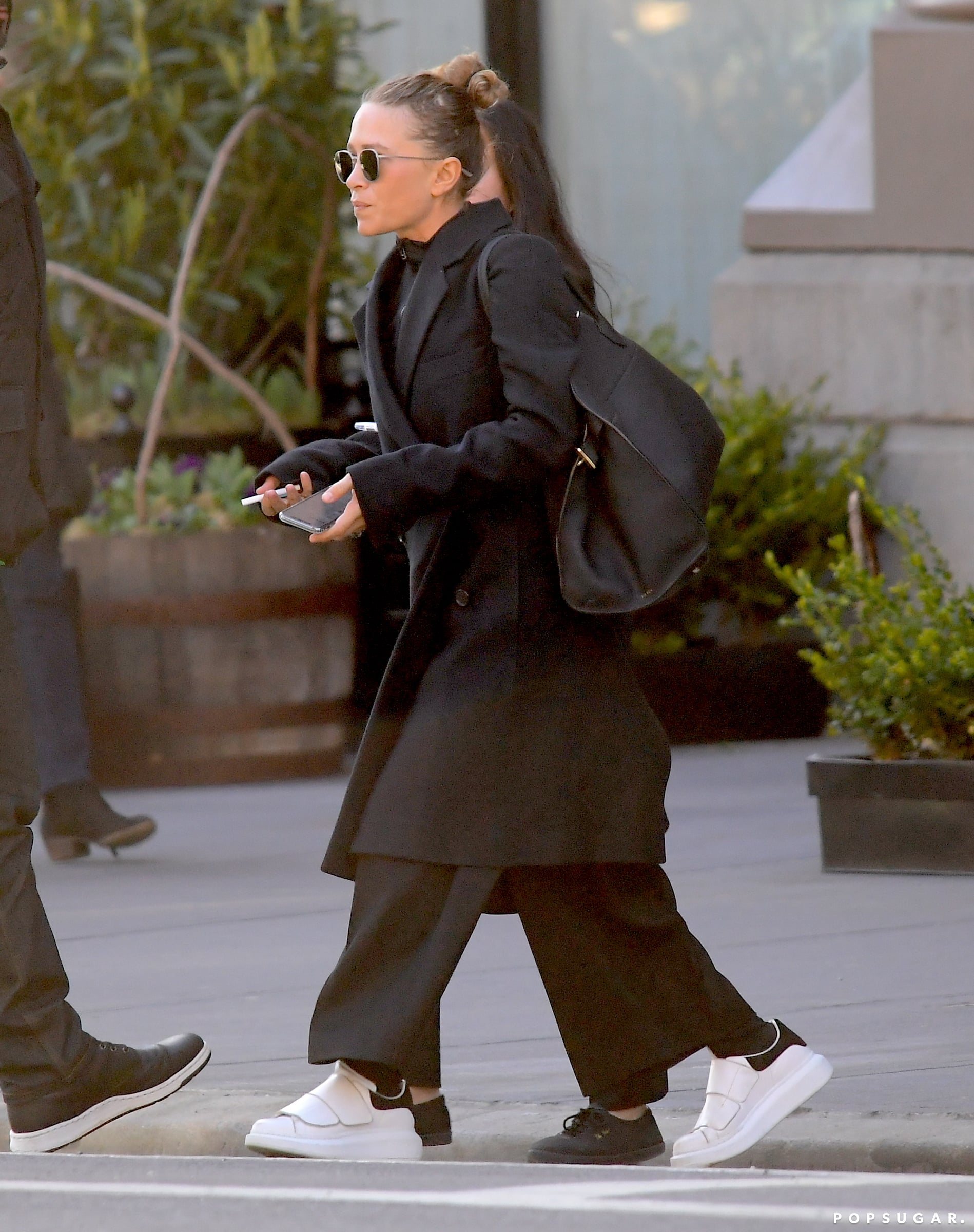 Foreman barmhjertighed uophørlige Mary-Kate Olsen Wearing Black Pants | POPSUGAR Fashion