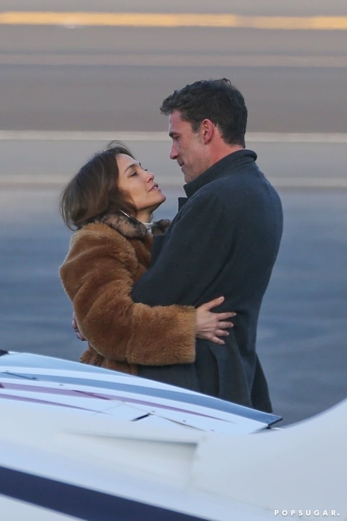 Jennifer Lopez and Ben Affleck Show PDA Before Flight in LA