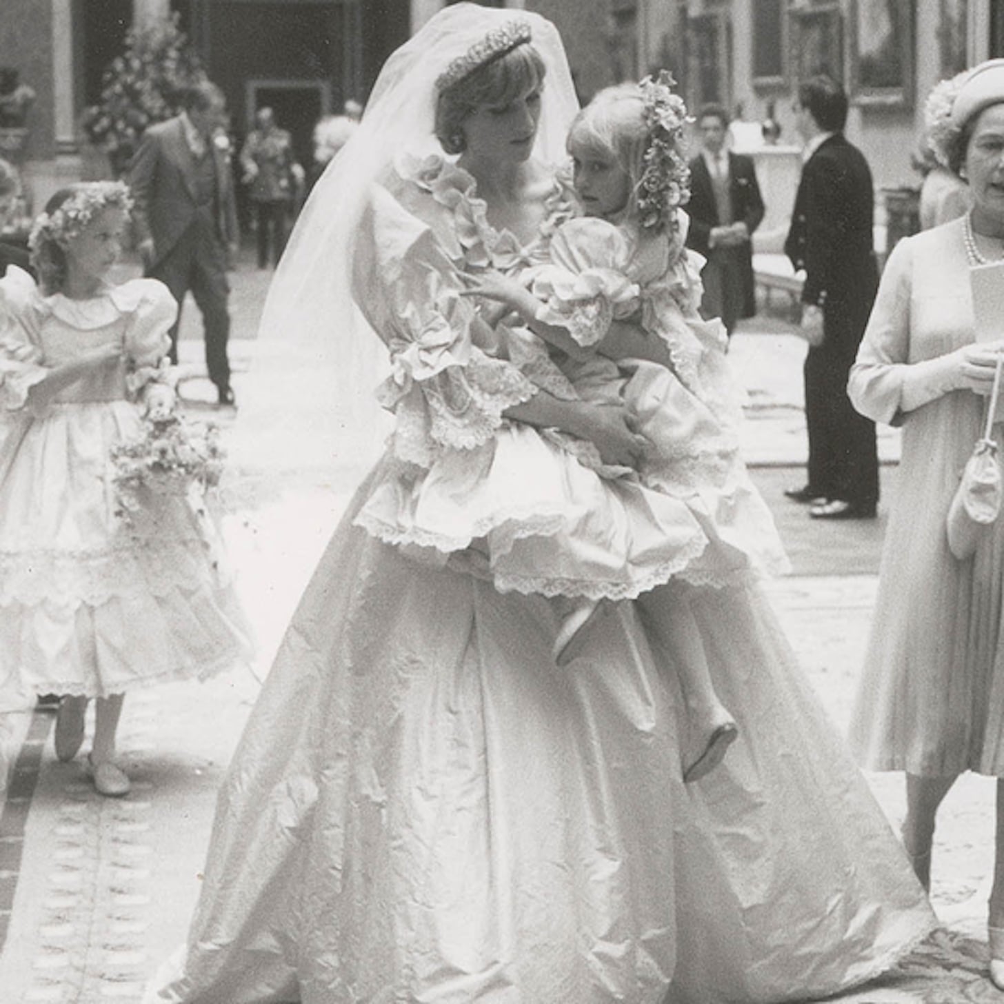 Modern wedding dresses like Princess Diana's