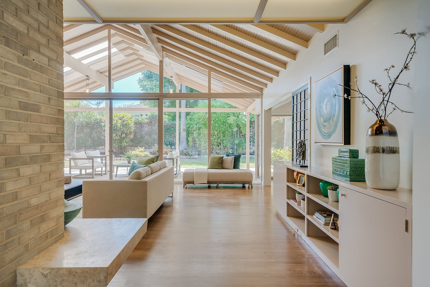 Home Garden The Golden Girls House Is Now On The Market And The Interior Photos Might Surprise You Popsugar Home Photo 9