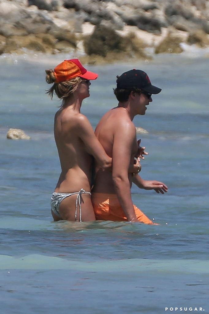 Heidi Klum Topless on the Beach | Pictures