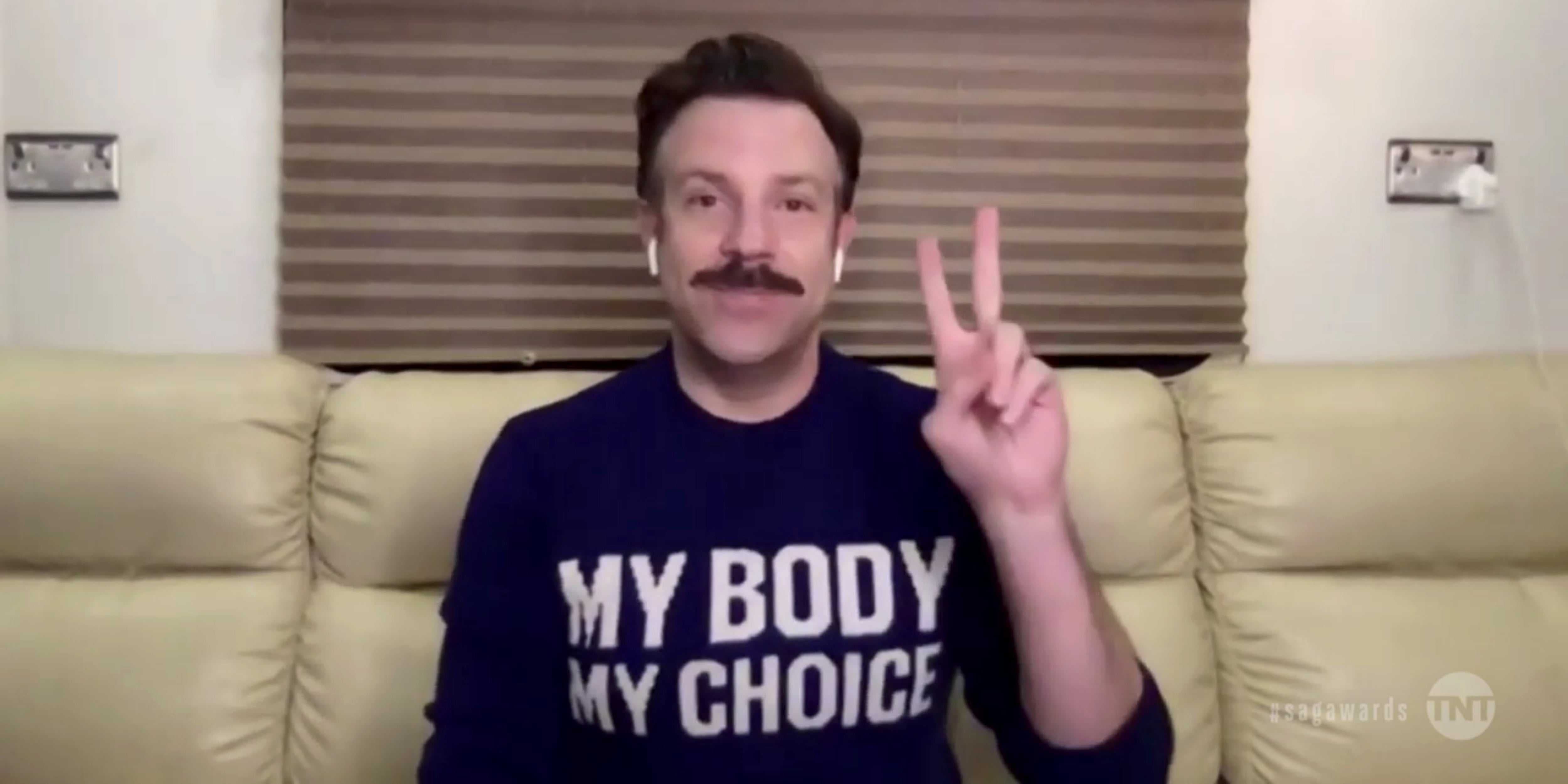 SAG Awards: Jason Sudeikis Wears 