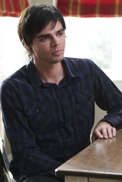 Reid Ewing as Dylan.