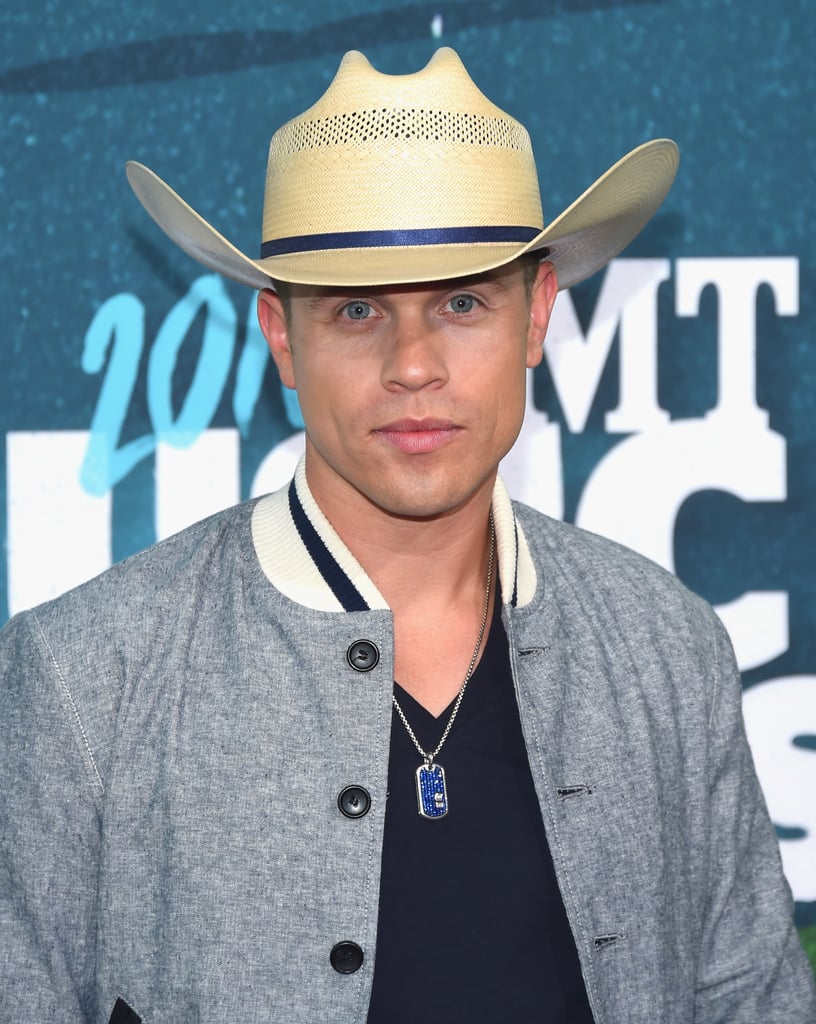 Sexy Dustin Lynch Pictures