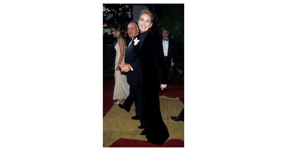 Sharon Stone at the 1996 Academy Awards | Historic Oscars Red Carpet ...