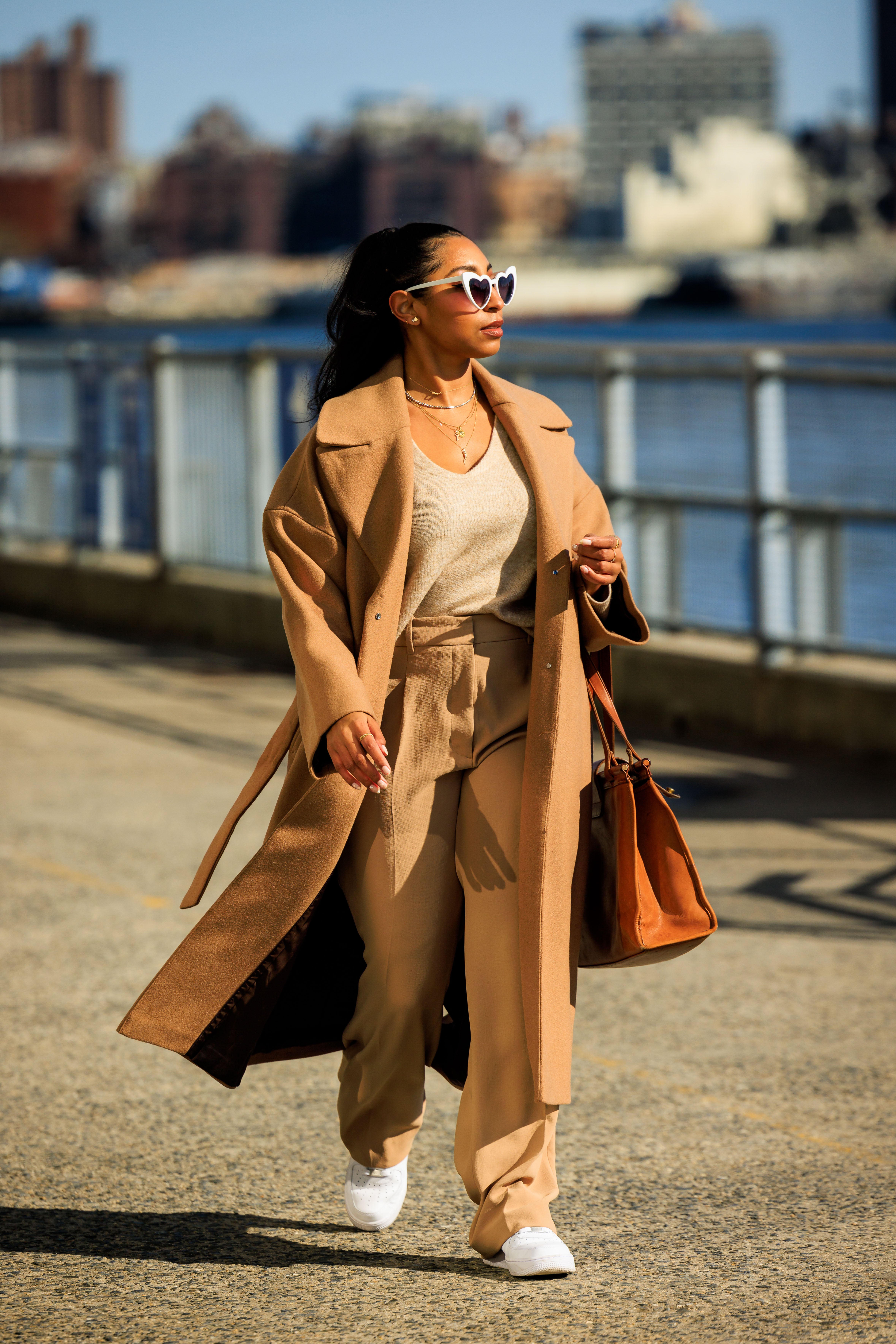 Street Style NYFW Fall-Winter 2022 - See the Hottest Street Style at New  York Fashion Week