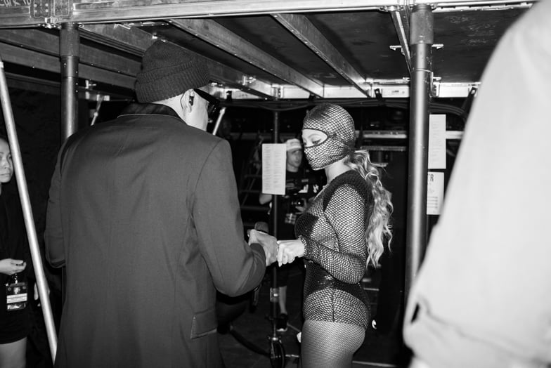 This adorable backstage fist-bump where they're just like, "We got this." This adorable backstage fist-bump where they're just like, "We got this."