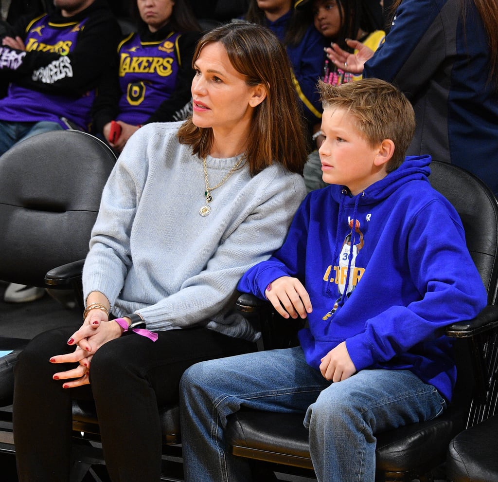 Jennifer Garner and Her Son Attend Lakers vs. Warriors Game