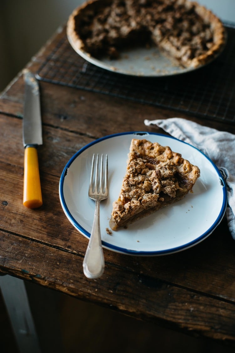 Ginger-Apple Crumble Pie
