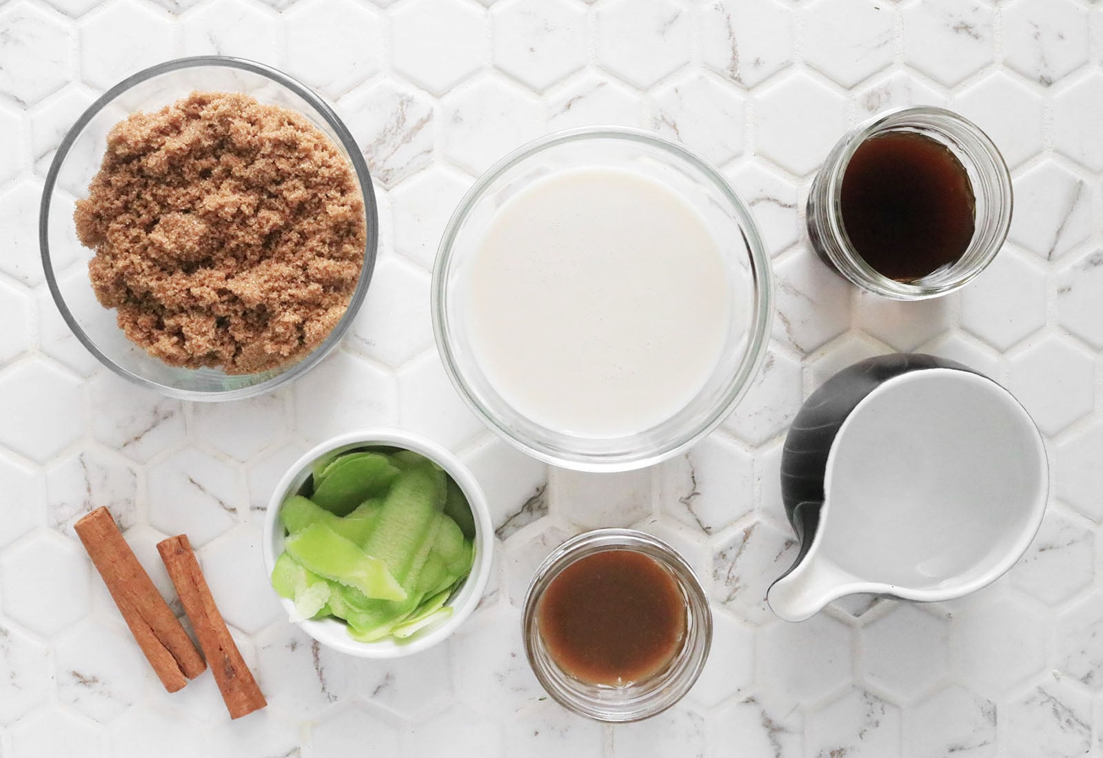 Ingredients for apple crisp macchiato