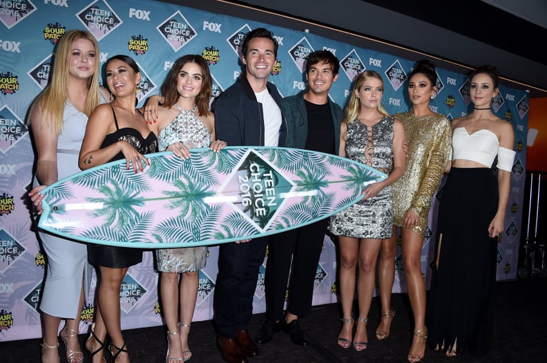 When They Posed With Their Surfboard at the Teen Choice Awards