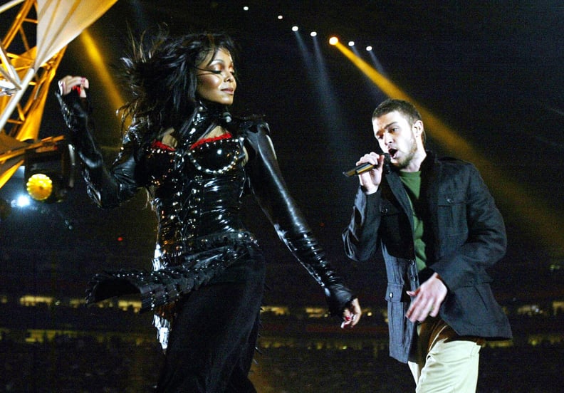 HOUSTON, UNITED STATES:  Janet Jackson and Justin Timberlake perform at half-time at Super Bowl XXXVIII at Reliant Stadium, 01 February 2004 in Houston, TX.  AFP PHOTO Jeff HAYNES  (Photo credit should read JEFF HAYNES/AFP via Getty Images)
