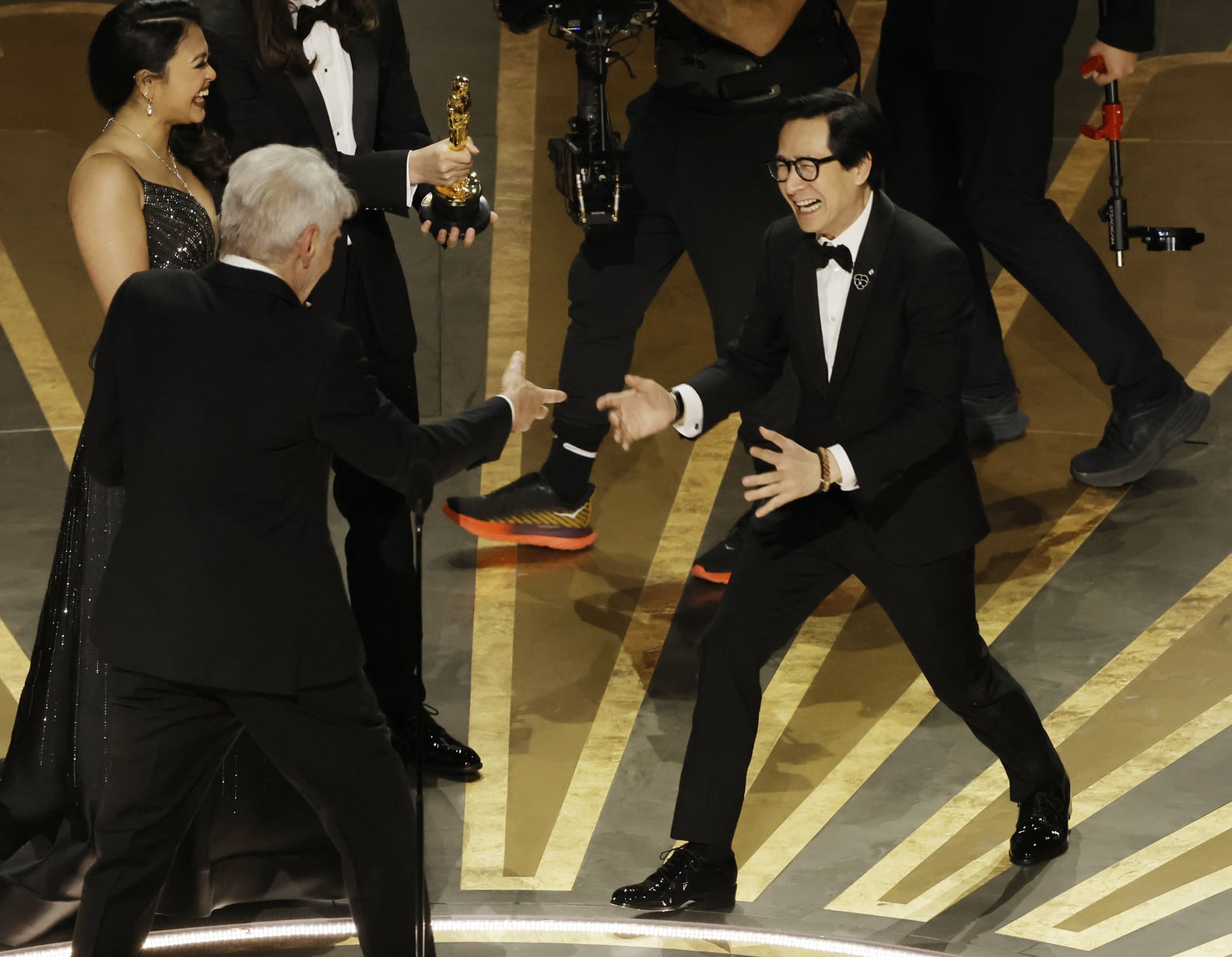 Ke Huy Quan and Harrison Ford Reunite at 2023 Oscars PS Entertainment