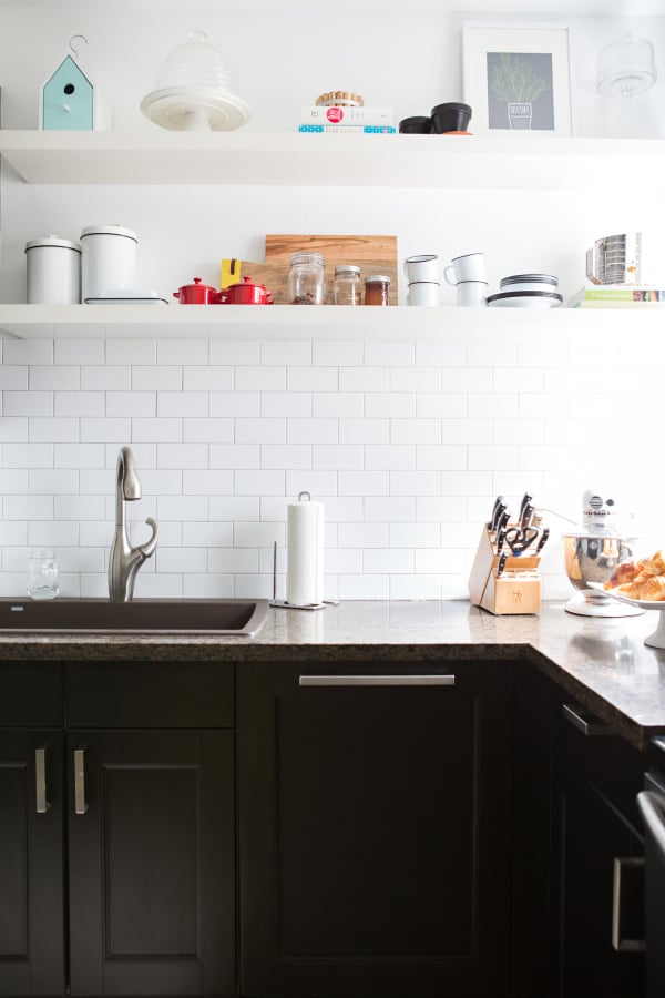 Chic Black Kitchens