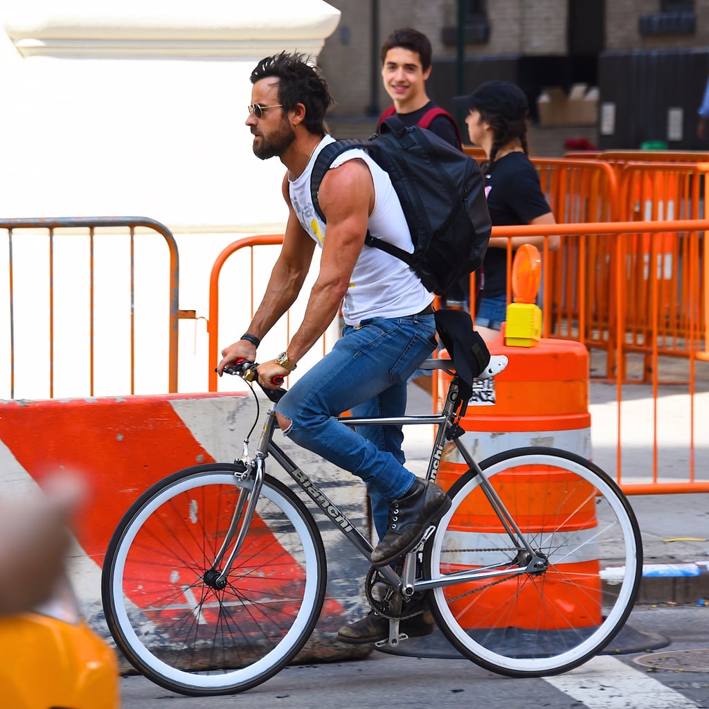Justin Theroux Riding His Bike in NYC June 2016