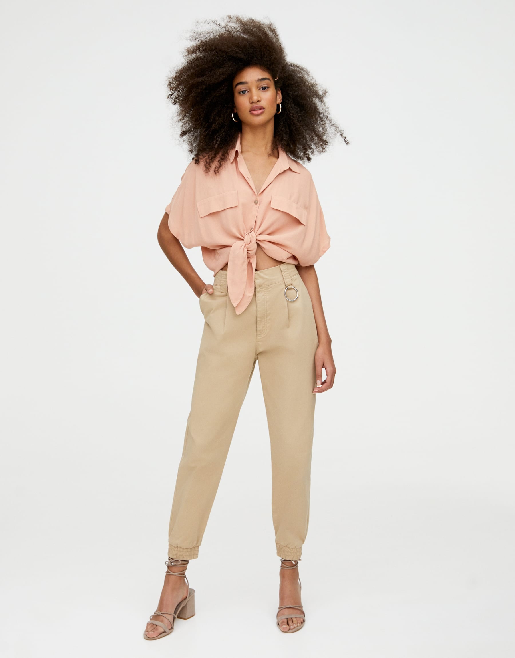 Scully eternamente Aprendizaje pull&bear Cargo Pants With a Ring at the Waist | Safari Dressing Is Going  to Be Your New Go-To Look | POPSUGAR Fashion Photo 23