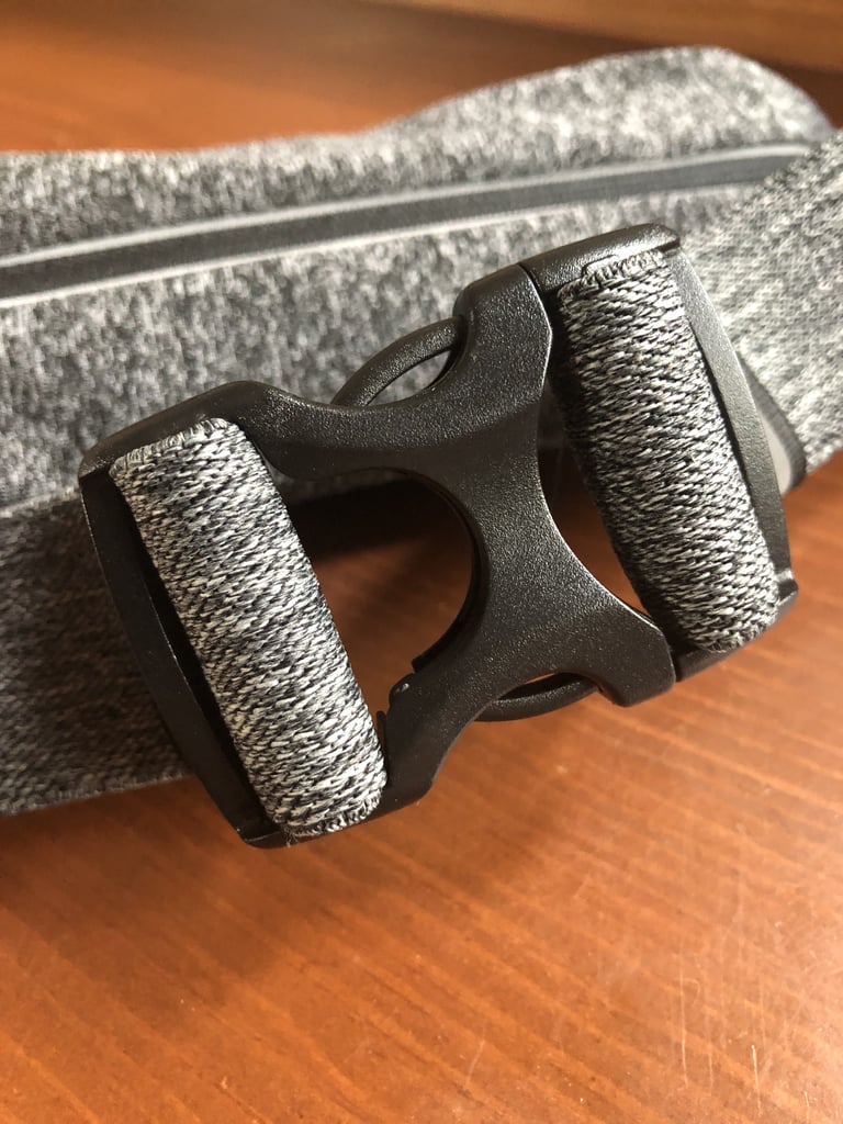 The clip makes it easy to put the belt on or take it off.