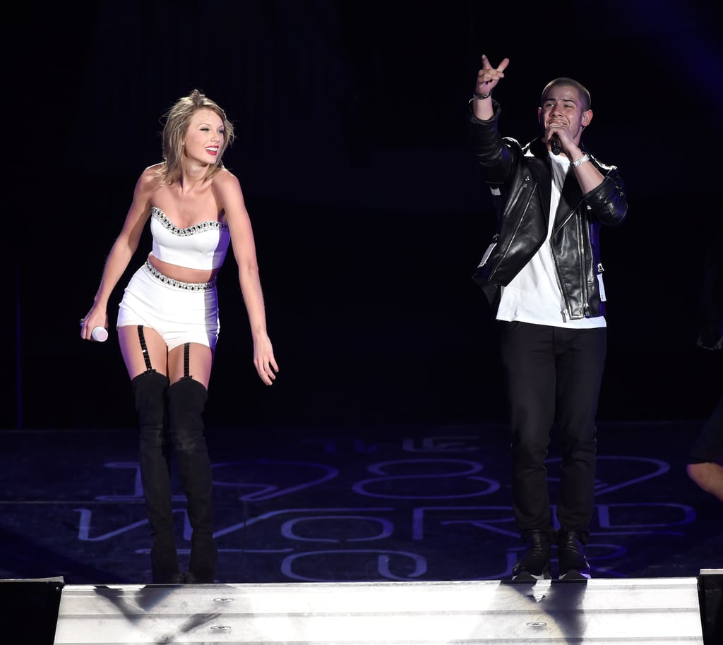 Taylor Swift on Stage With Nick Jonas and Uzo Aduba | Photos