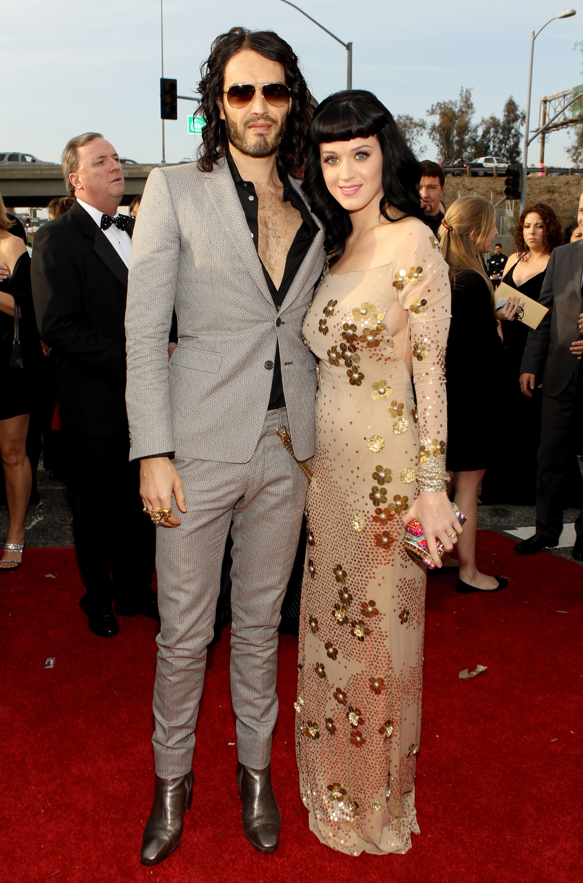 Then-couple Katy Perry and Russell Brand stayed close on the red carpet before 2010's star-studded ceremony.