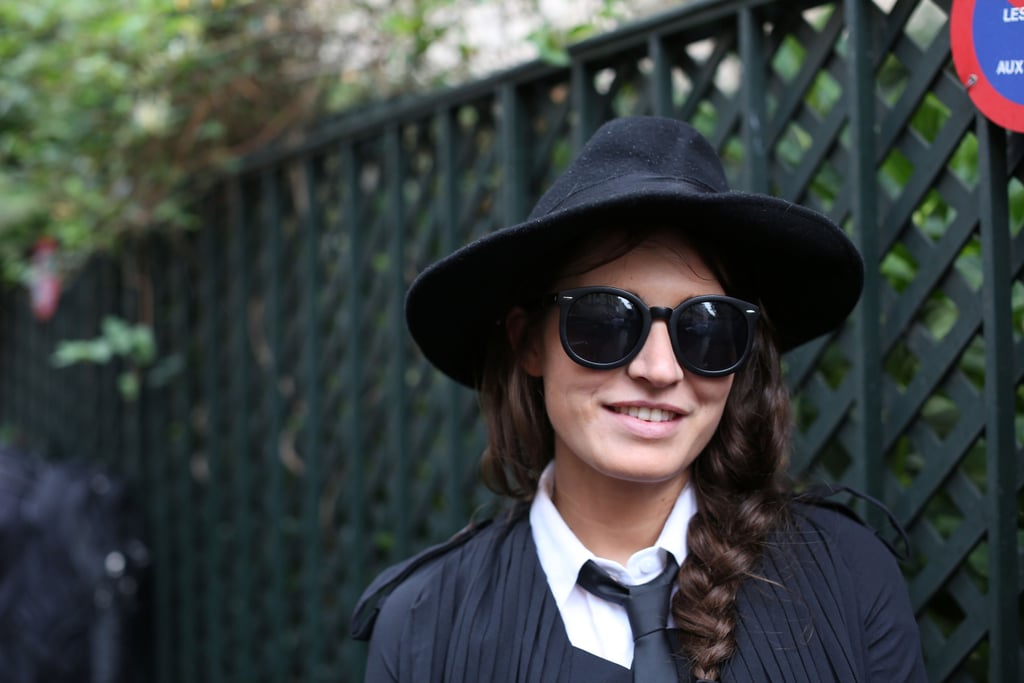 Borrowed-from-the-boys style complete with a wide-brim hat and oversize shades.
Borrowed-from-the-boys style complete with a wide-brim hat and oversize shades.