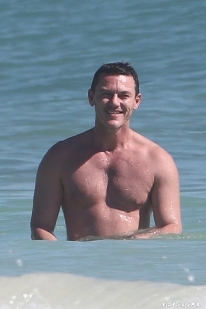 Luke Evans Shirtless in Mexico Pictures December 2018