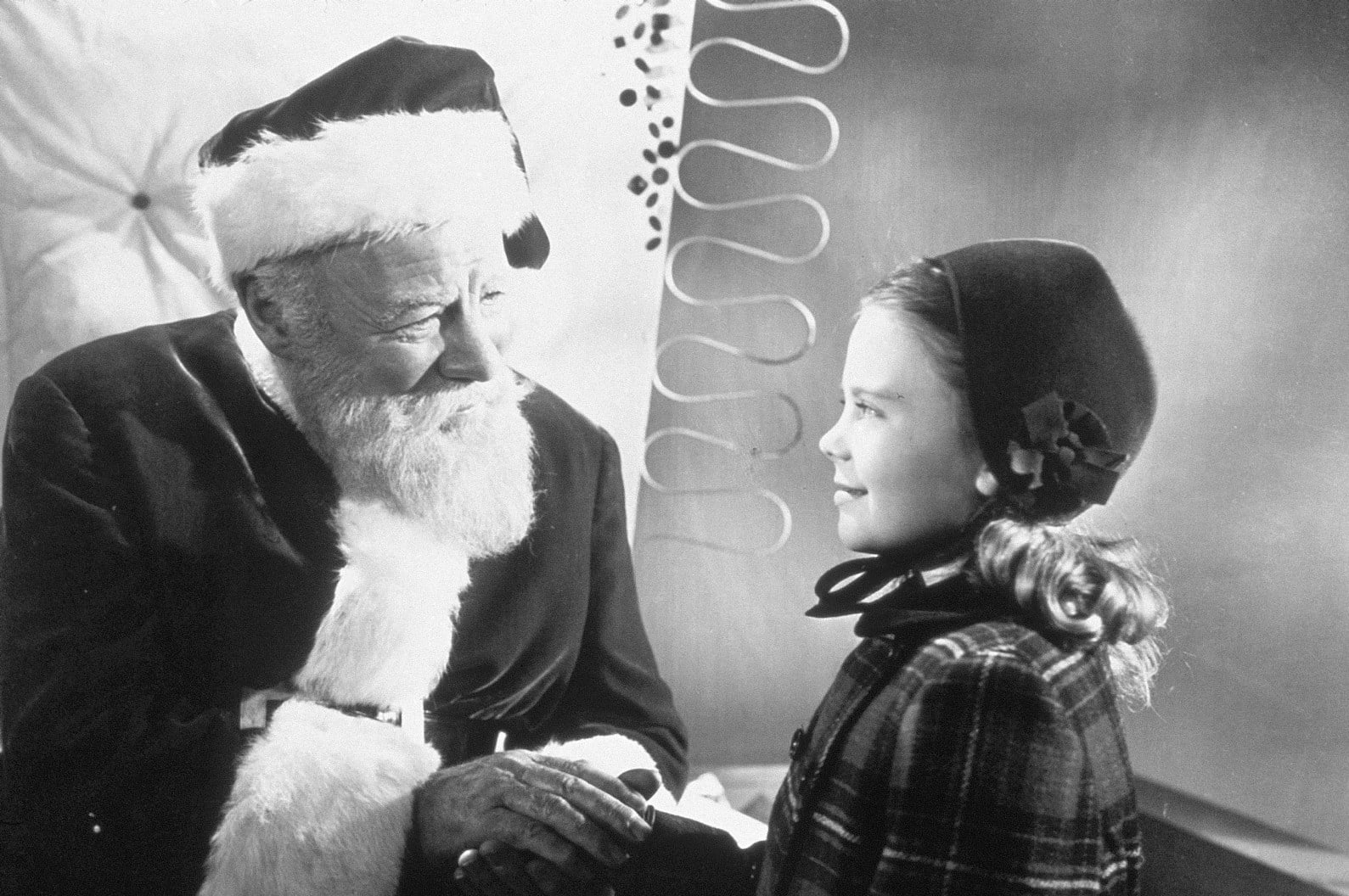 Miracle On 34th Street Best Christmas Movies Popsugar Celebrity Australia Photo 10