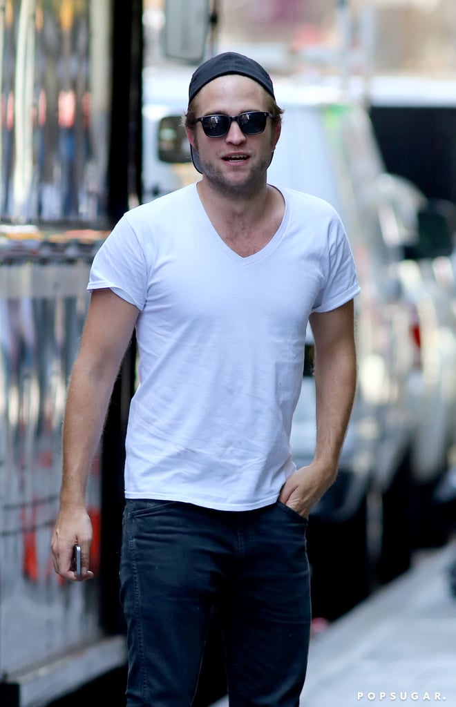 Robert Pattinson Wears His Hat Backward in NYC | Pictures