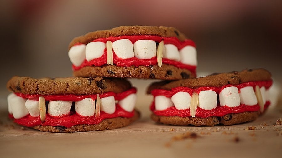 Vampire Sandwich Cookies