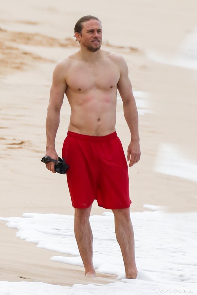 Shirtless-Charlie-Hunnam-Hawaii-Pictures